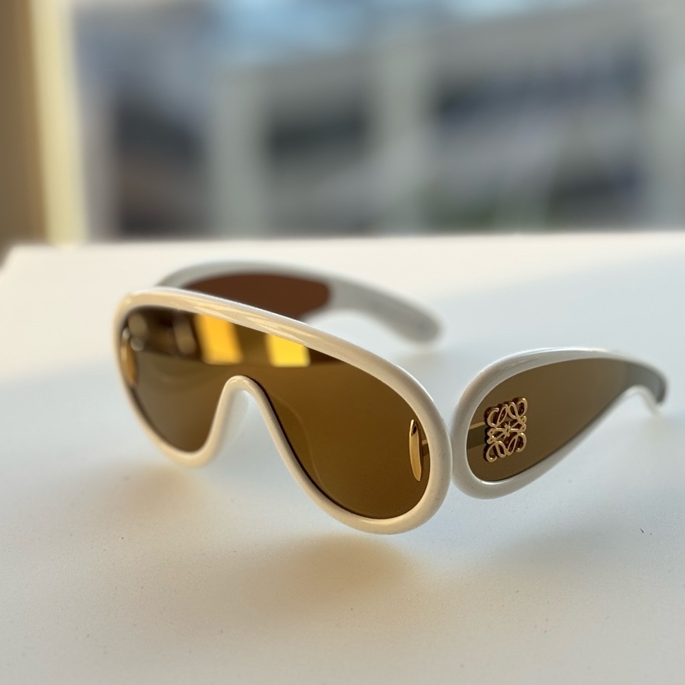 LOEWE BRAND NEW WAVE MASK SUNGLASSES IN IVORY